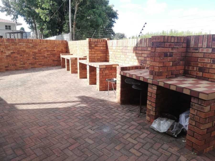 2 Bedroom Property for Sale in Kannoniers Park North West